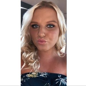 Meet your Posher, Abby